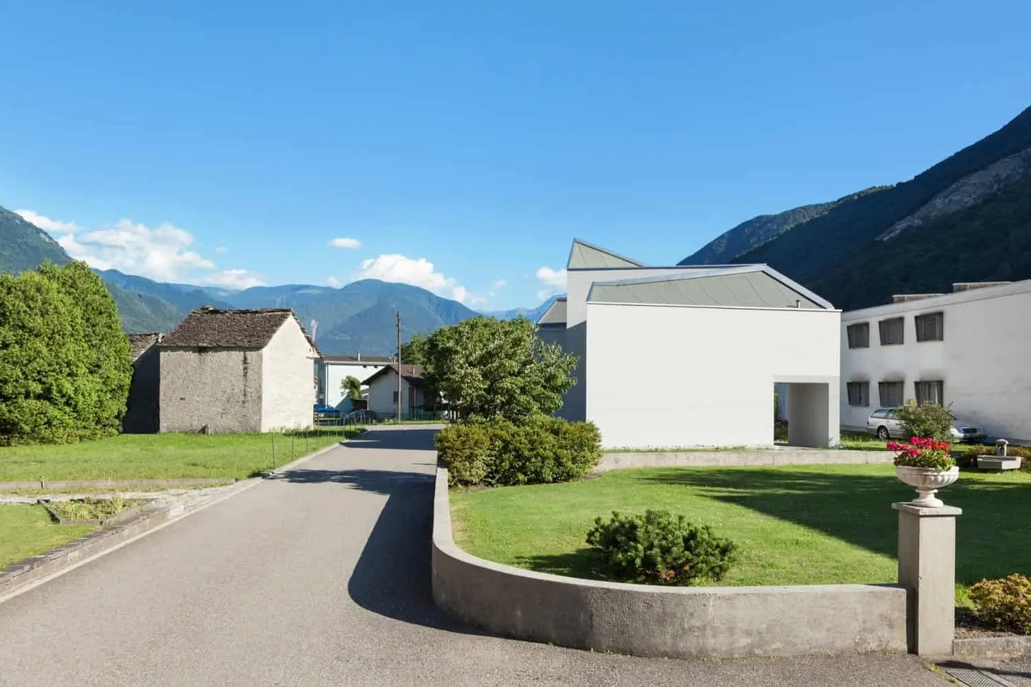 Swiss House XXII Prione from Architects David Macullo in Switzerland Swiss House XXII Prione from Architects David Macullo in Switzerland