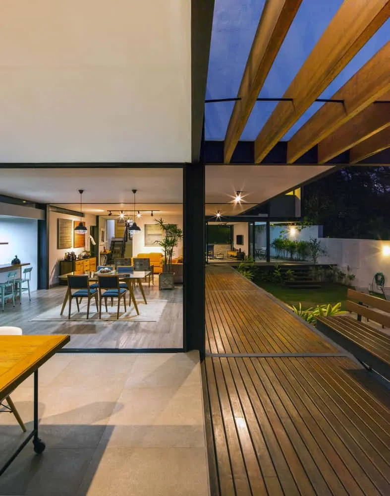 MT House by Telles Arquitetura in Brazil