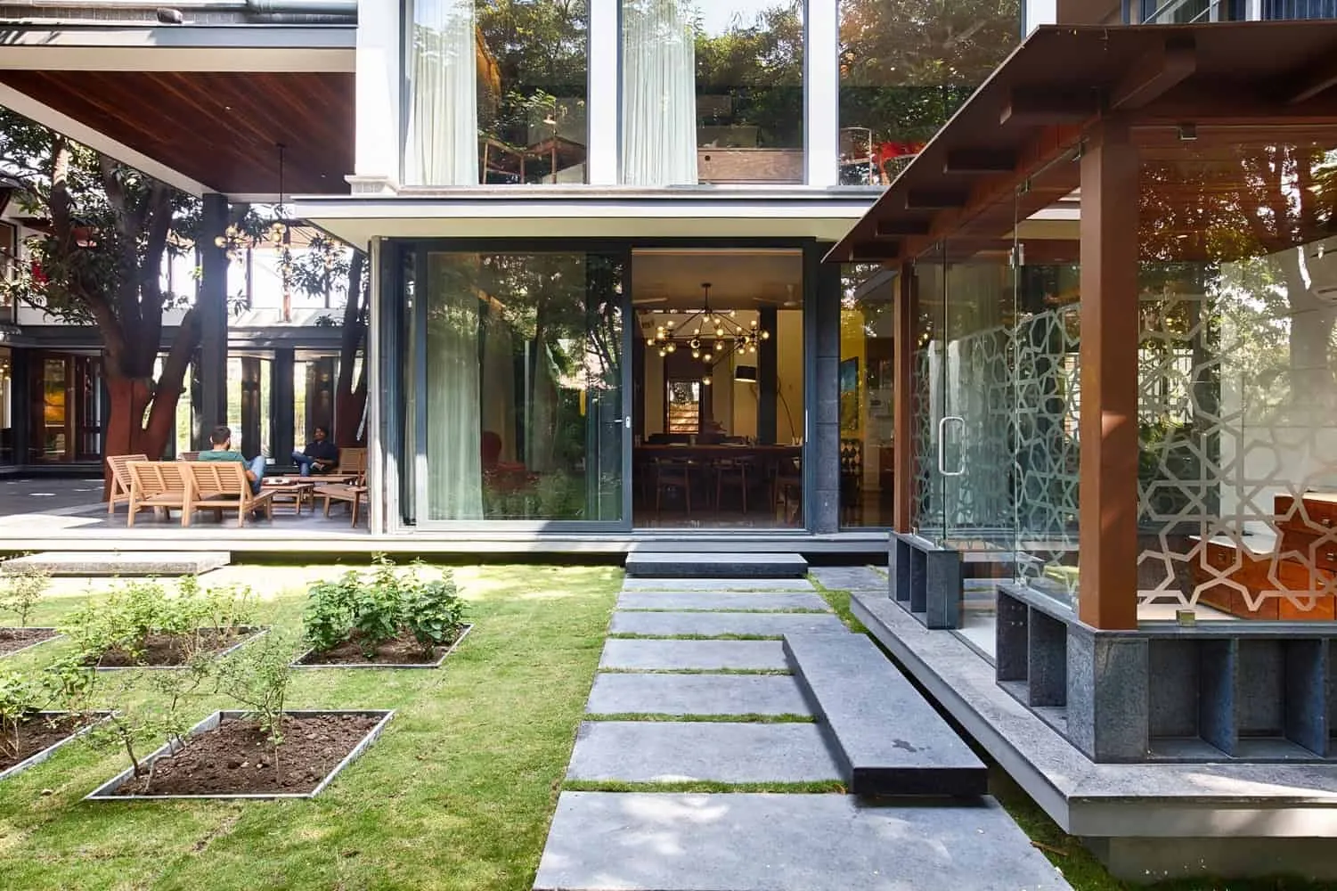 House Under a Mango Tree by Ujval Panchal and Kinni Soni in Bhopal, India House Under a Mango Tree by Ujval Panchal and Kinni Soni in Bhopal, India