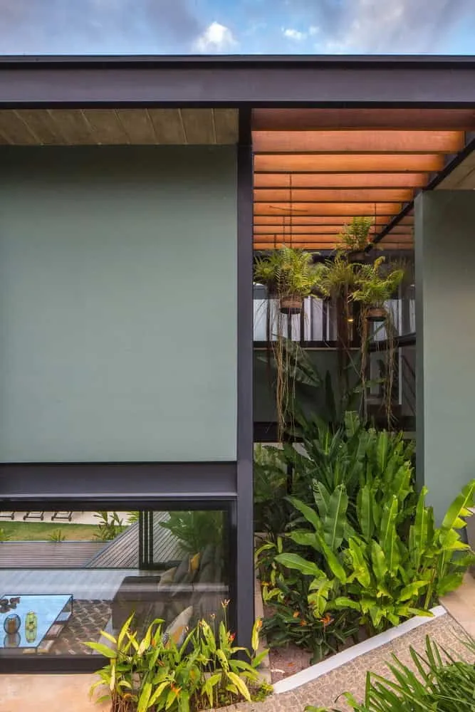 MT House by Telles Arquitetura in Brazil