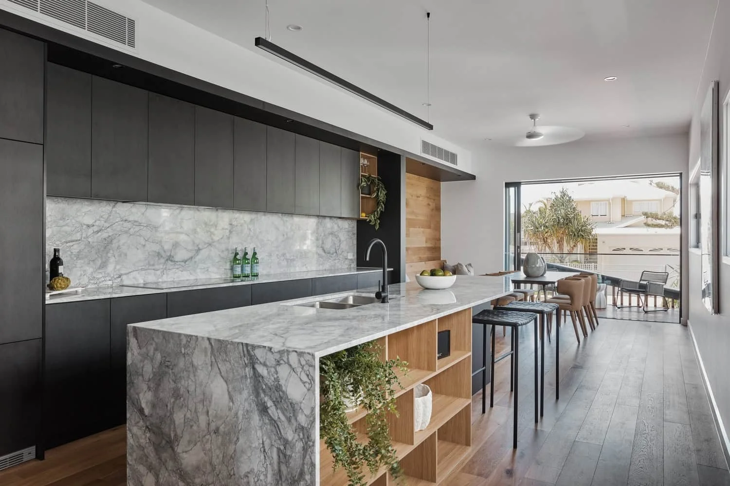 Casa en 08 Albatros Avenue por Studio Workshop en Miami, Australia Casa en 08 Albatros Avenue por Studio Workshop en Miami, Australia