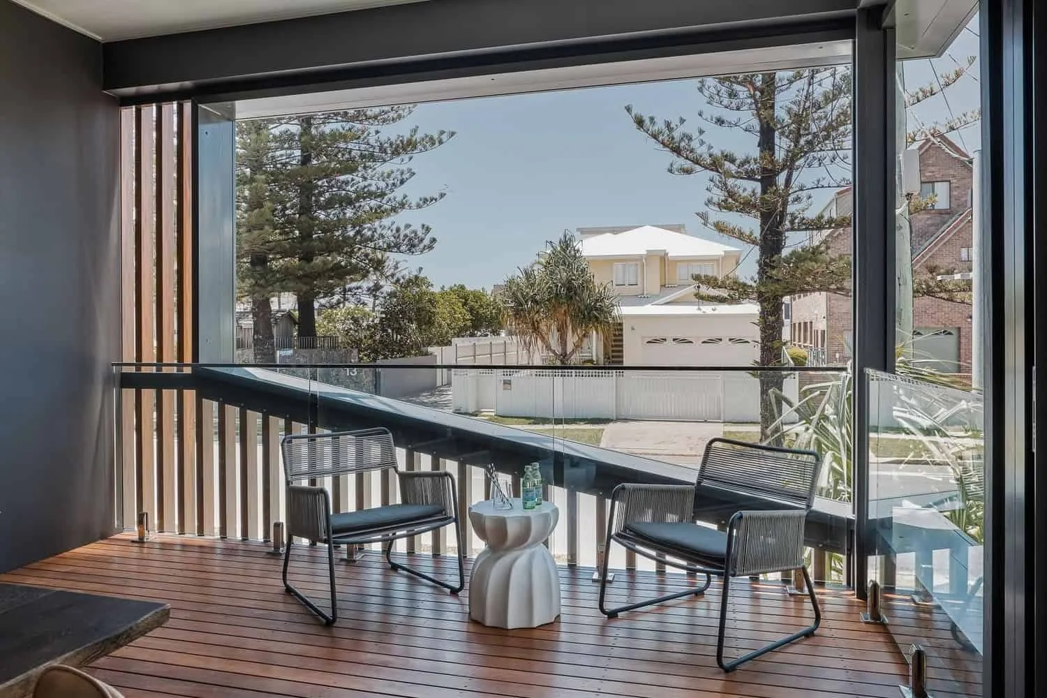 Casa en 08 Albatros Avenue por Studio Workshop en Miami, Australia Casa en 08 Albatros Avenue por Studio Workshop en Miami, Australia