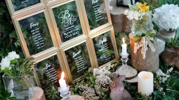 7. Seating chart DIY de Dollar Tree