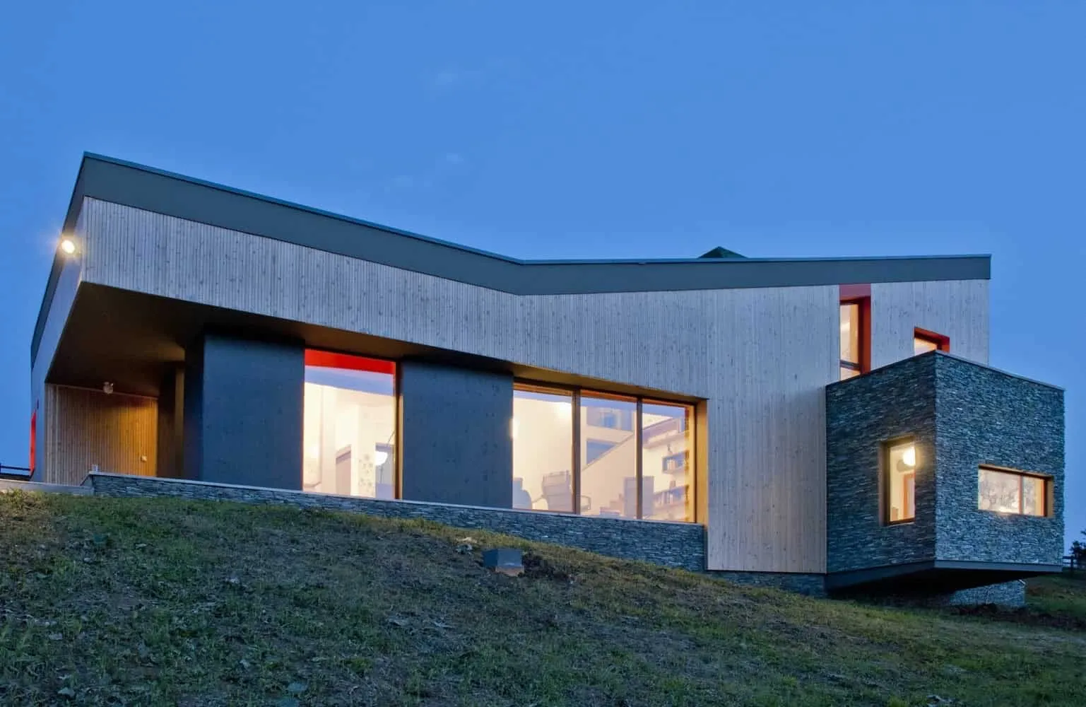 罗马尼亚的BLIPSZ与Atelier F.K.M.哈多之家