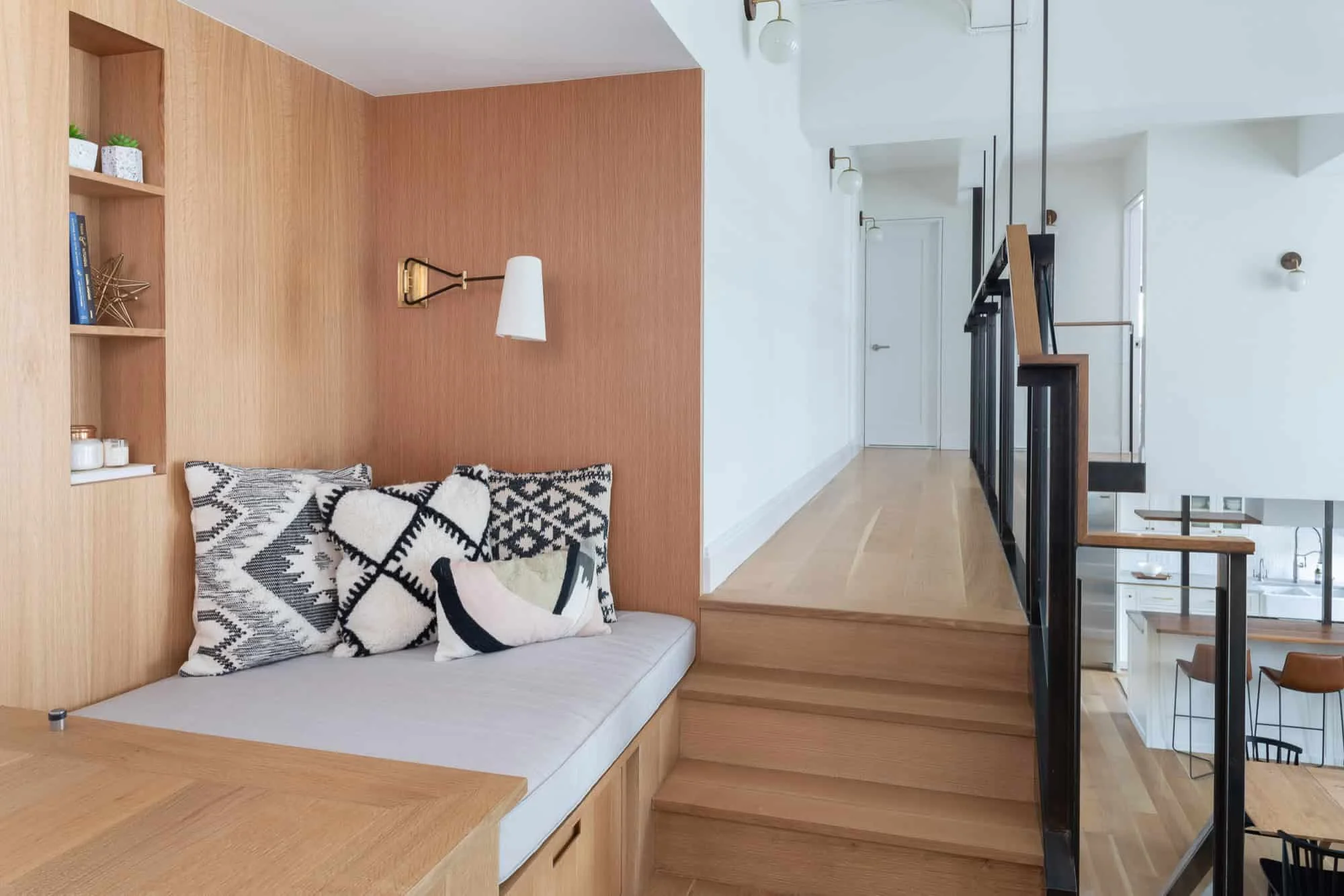 9. Duplex del noroeste - área de lectura y hallway