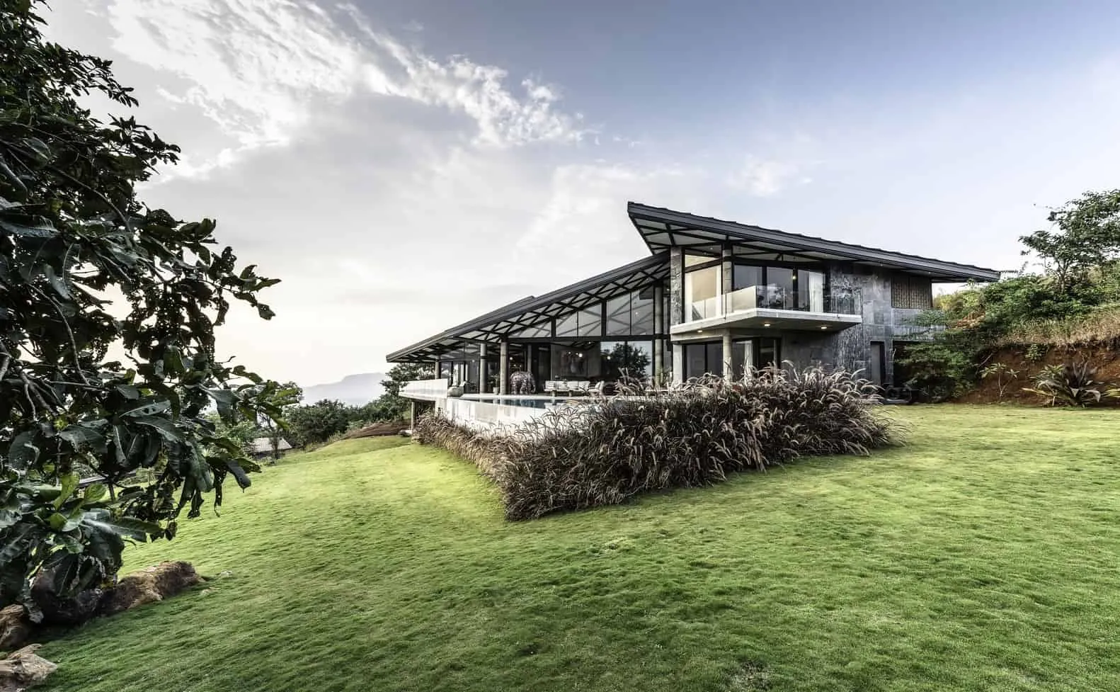 Small Multi-Family Farmhouse by Studio Lab in India Small Multi-Family Farmhouse by Studio Lab in India