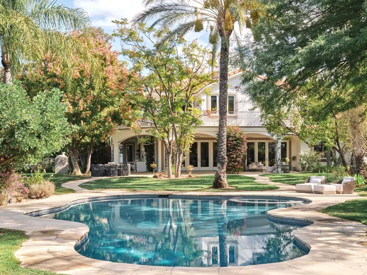 2. 卡拉巴斯萨斯