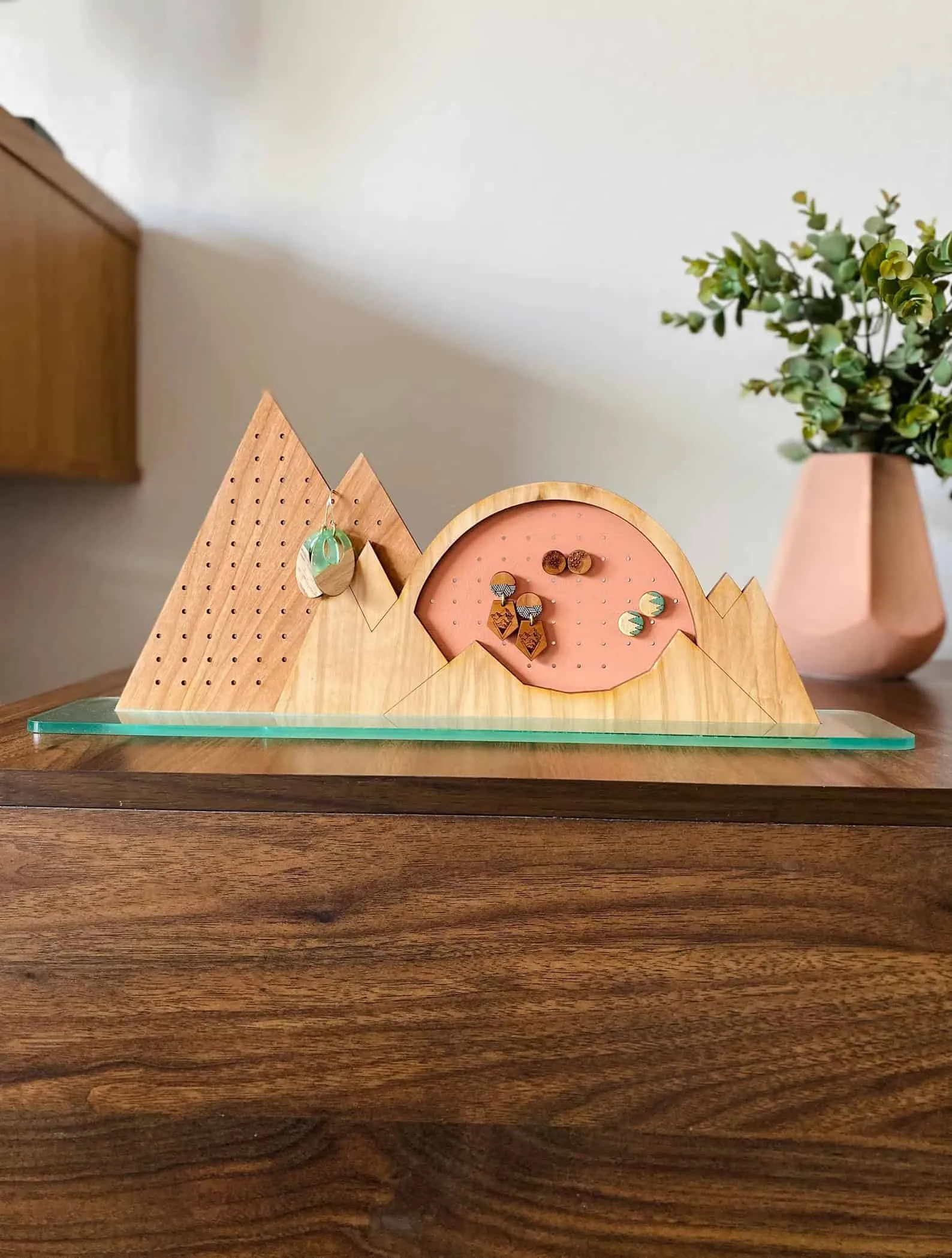 6. 蒙布朗木制耳环架