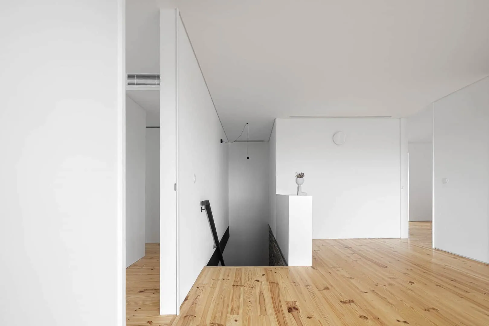 Casa Caldeira según el proyecto de Filippe Pina en Vila Nova de Foz Côa, Portugal