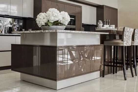 Original Central Island — Inspiration for Unique Decorative Kitchen Space