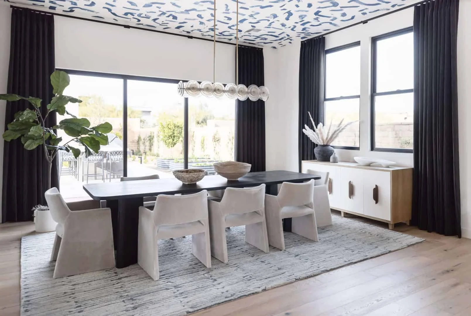 15. Modern Dining Room Bronco, Phoenix