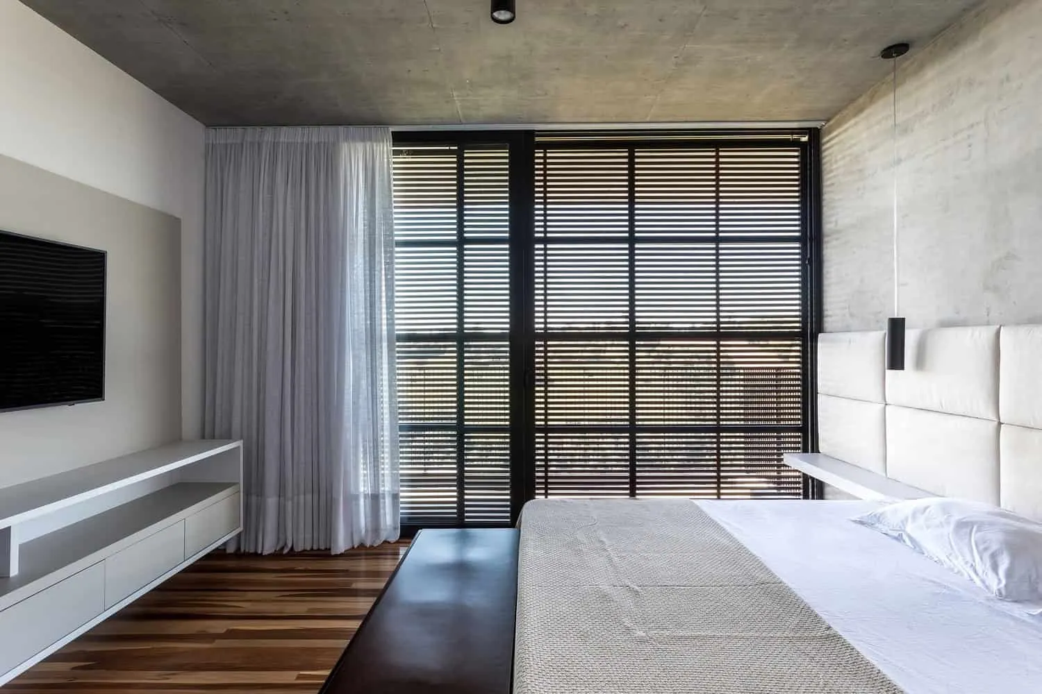 巴西帕托布兰科的米格尔·马塞多建筑事务所设计的JK住宅