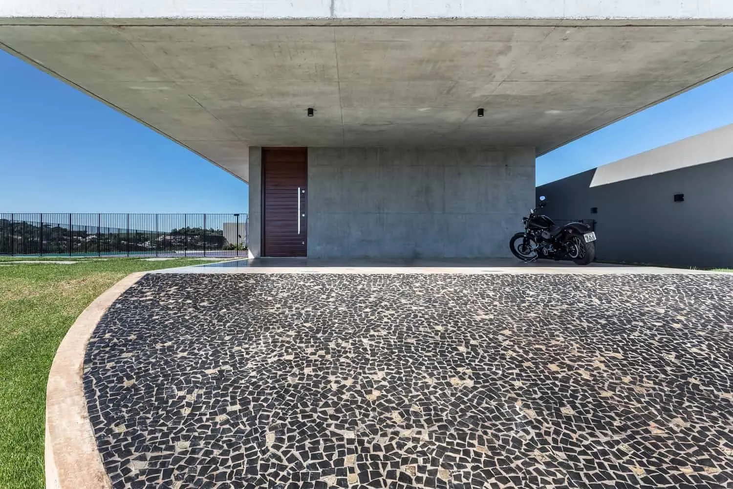 巴西帕托布兰科的米格尔·马塞多建筑事务所设计的JK住宅