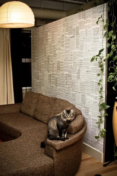 14. Divisor de habitaciones hecho con papel musical