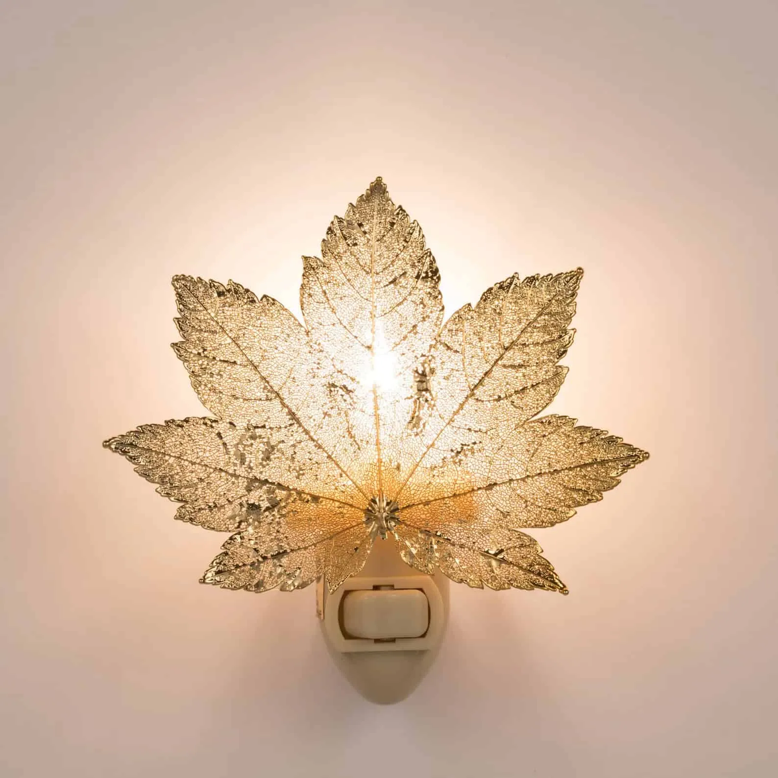 16. Creative Maple Leaf Nightlight