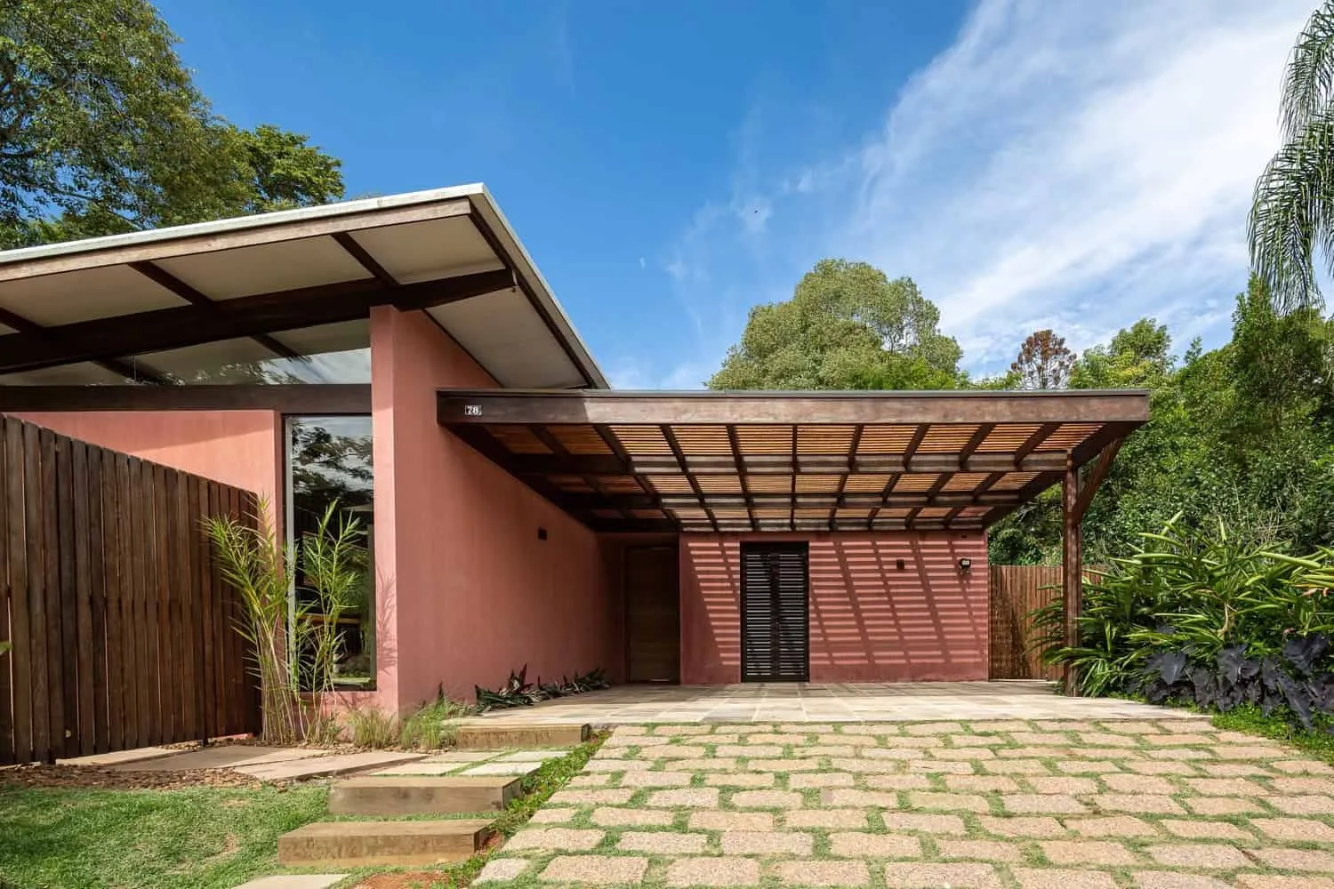 巴西伊比乌纳的Rocco Arquitetos伊塔uba住宅 巴西伊比乌纳的Rocco Arquitetos伊塔uba住宅