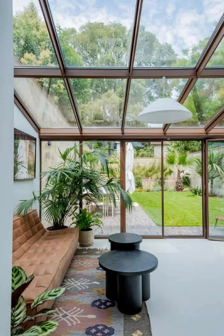 2. Modern Solar Room, Bordeaux