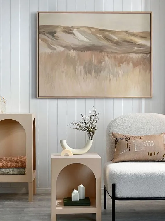 用中性色和暖色调打造温馨舒适的室内设计