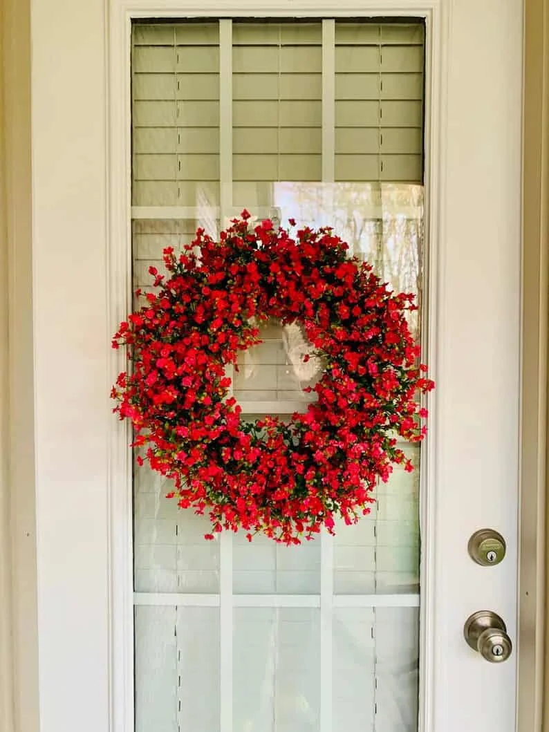 11. Guirnalda floral veraniega con flores rojas