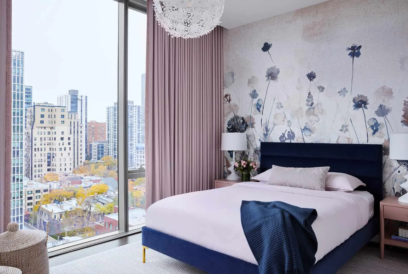 11. Sala de estar acogedora en la ciudad