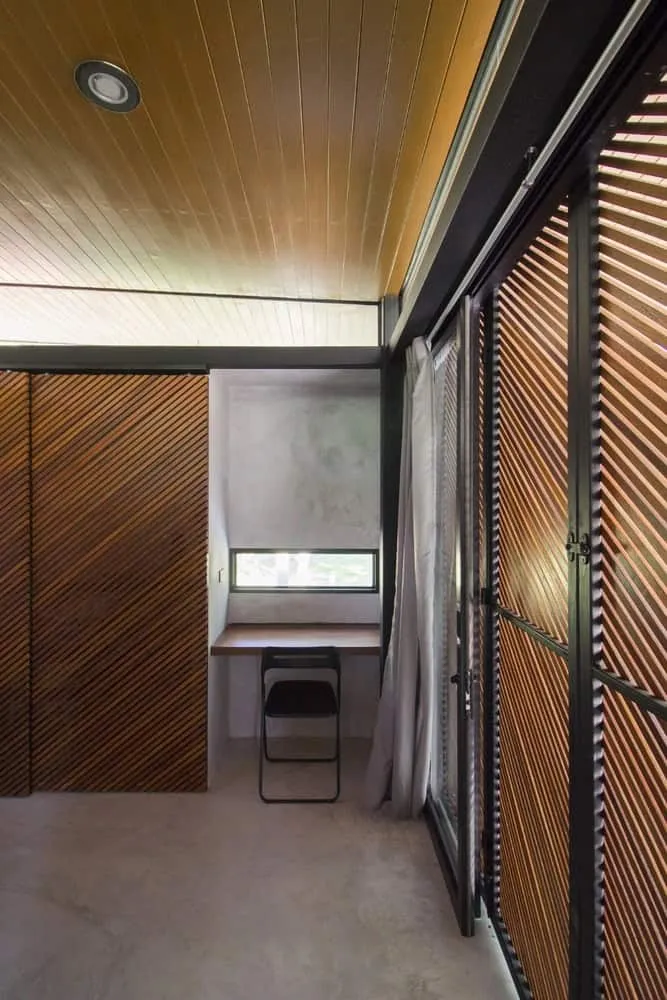 Fattahlung House by Architect Rakchai Noratedilok in Thailand