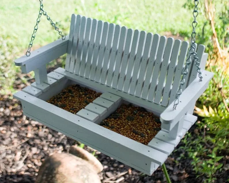 14. Пташині кормушки з верандою