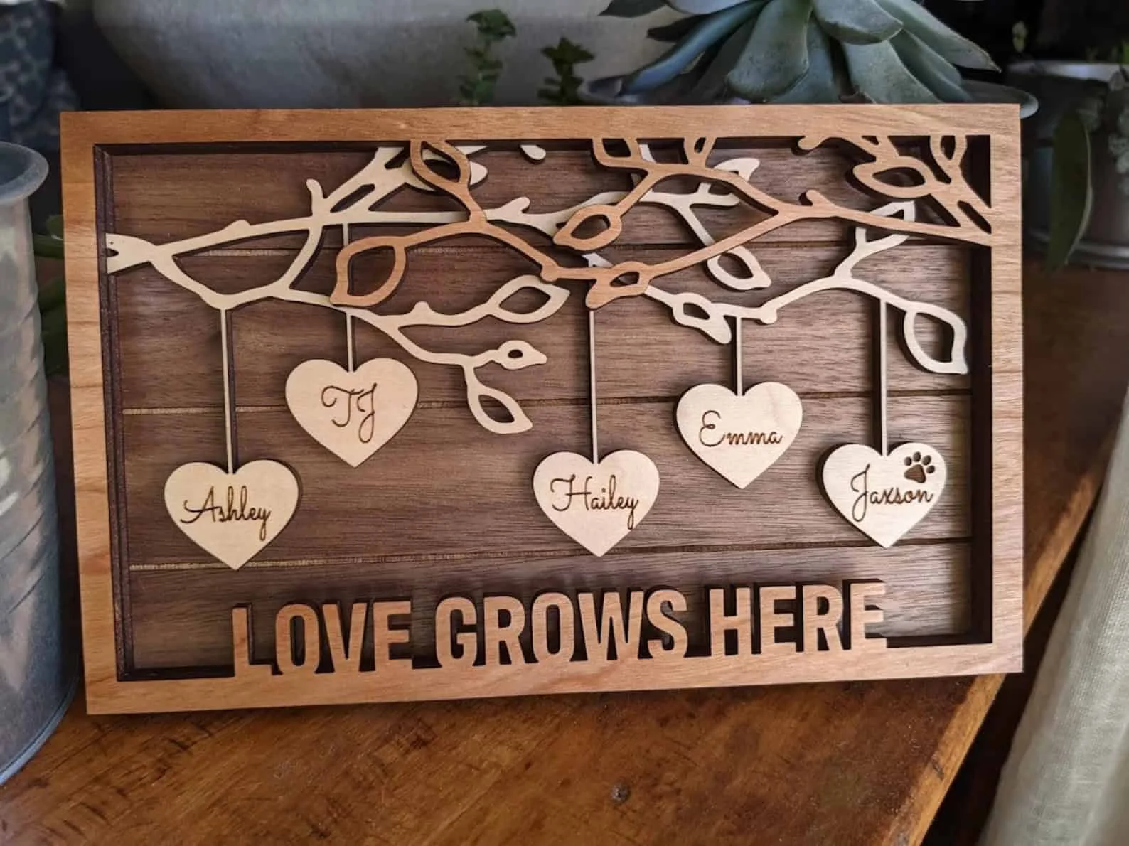 10. Holzrahmen mit Familienbaum