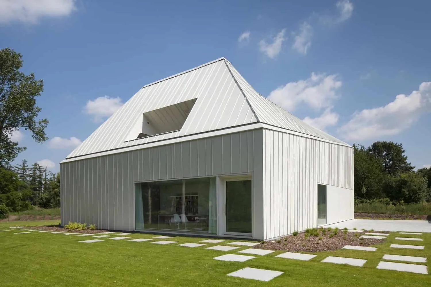 dmvA设计的VMVK住宅，位于比利时圣卡特利恩-瓦uer