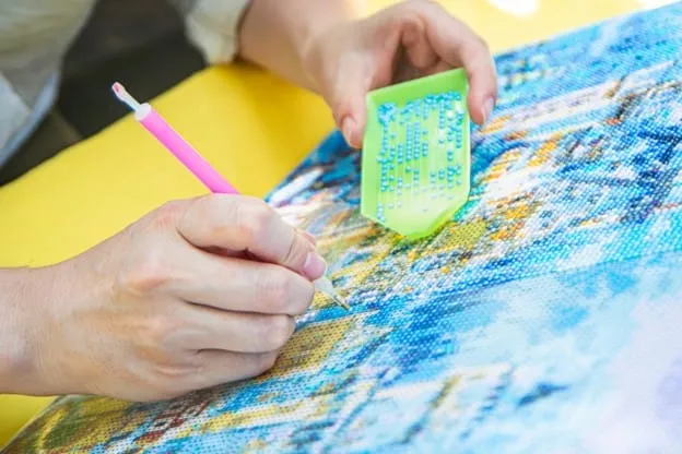 手工制作家居装饰:使用数字绘画和钻石画 手工制作家居装饰:使用数字绘画和钻石画