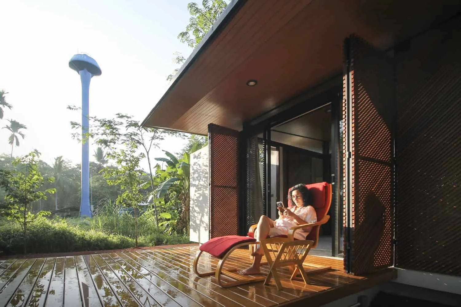 Fattahlung House by Architect Rakchai Noratedilok in Thailand