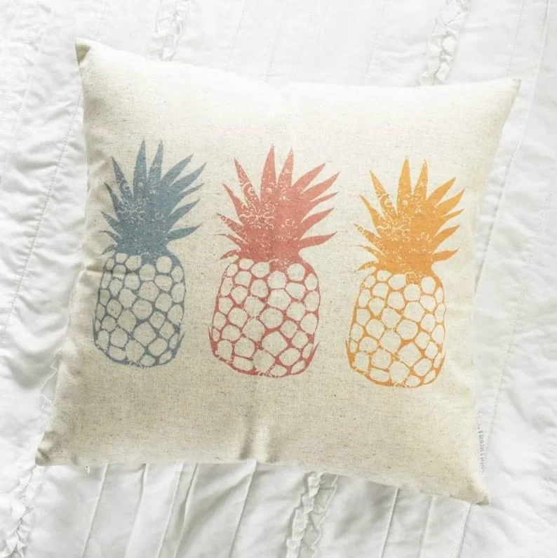 8. Almohada con piña