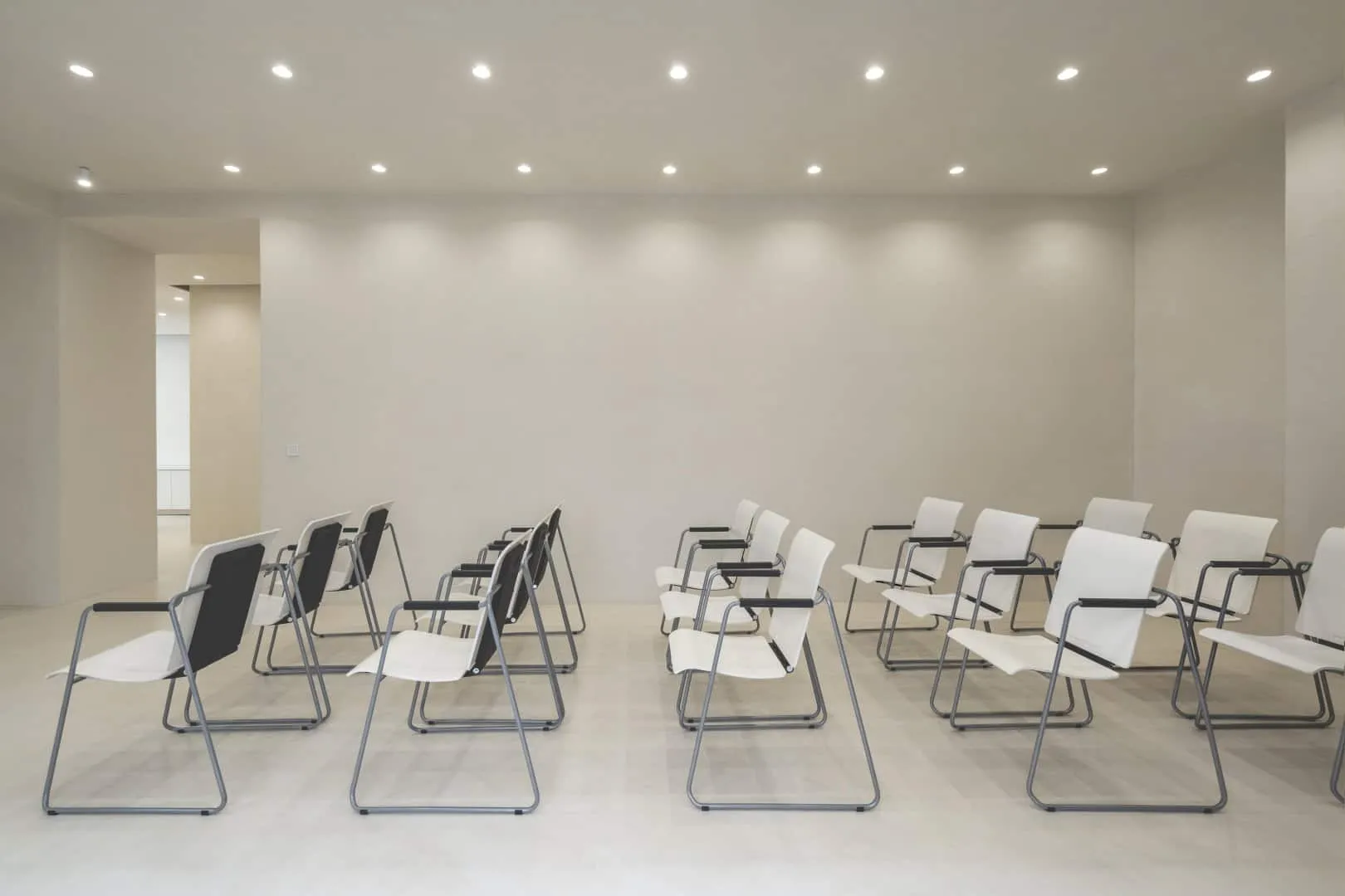 普罗夫迪夫，保加利亚的CR理发店与Simple Architecture学院