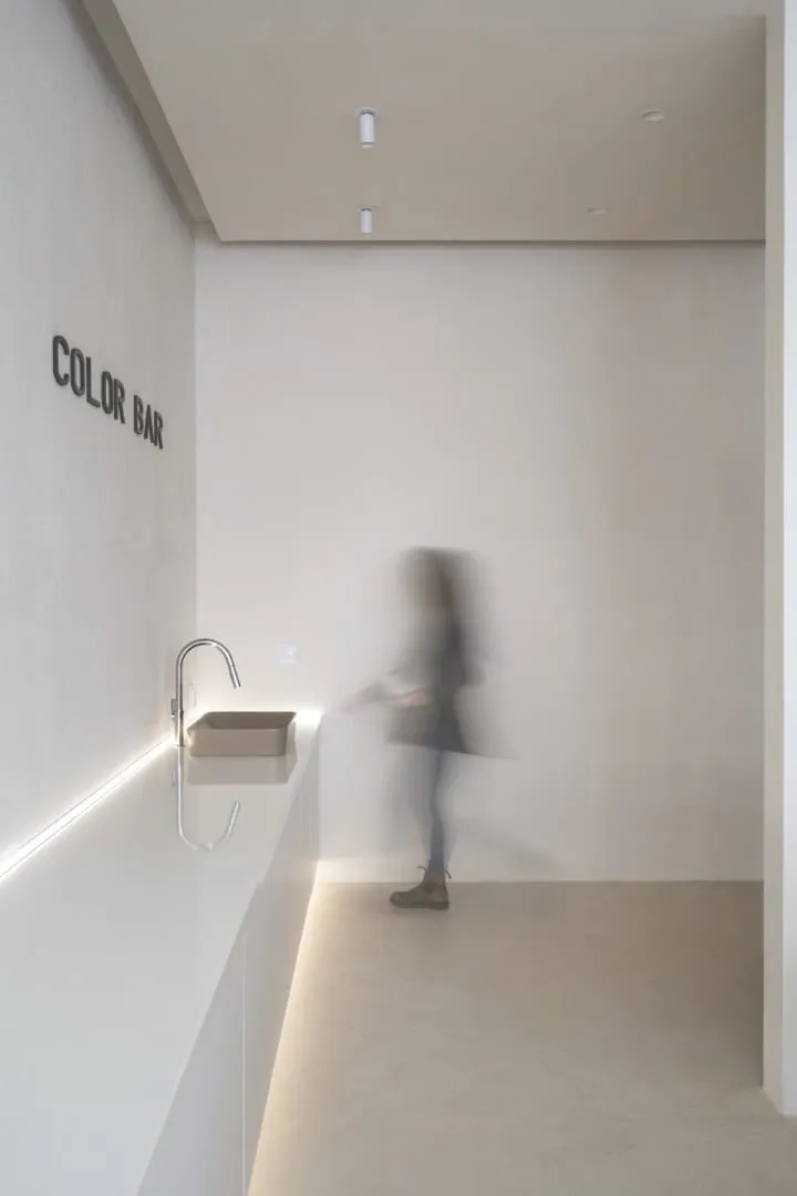 普罗夫迪夫，保加利亚的CR理发店与Simple Architecture学院