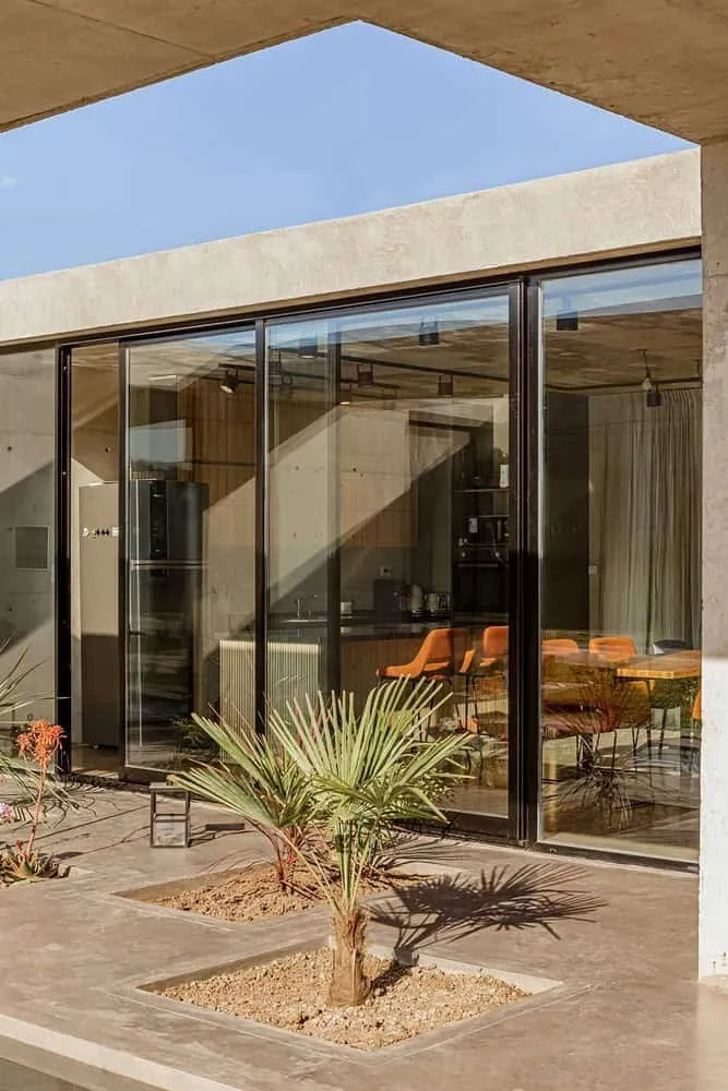 TIM Arquitectos设计的孟买之家：几何优雅的钢筋混凝土住宅