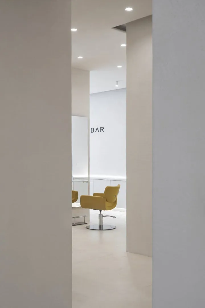 普罗夫迪夫，保加利亚的CR理发店与Simple Architecture学院