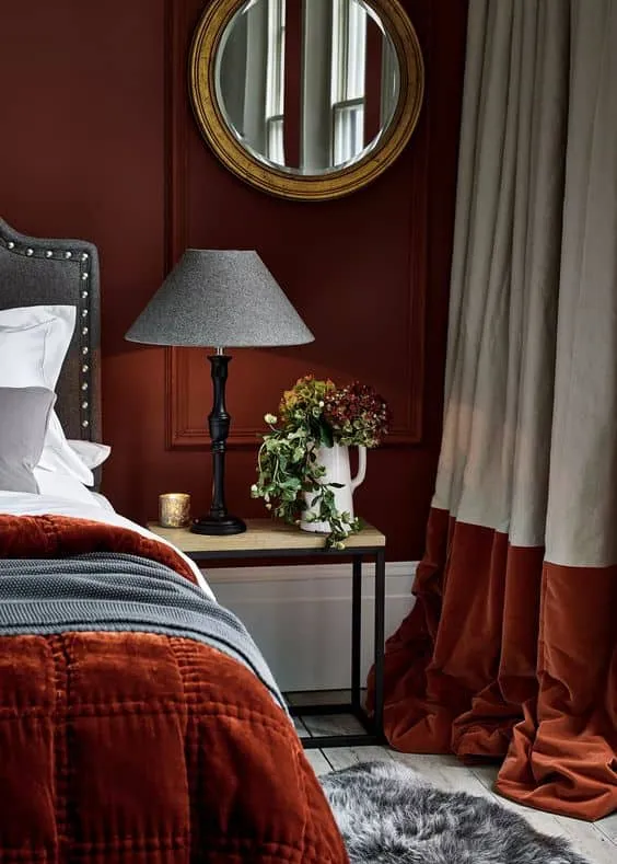 如何在室内设计中使用红色并搭配协调色调