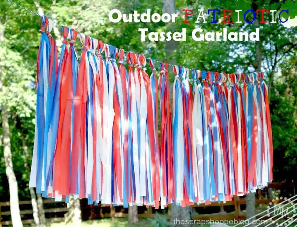 5. GUIRLANDE DIY PATRIOTIQUE EXTERIEURE À PARTIR DE PAPIER TISSU