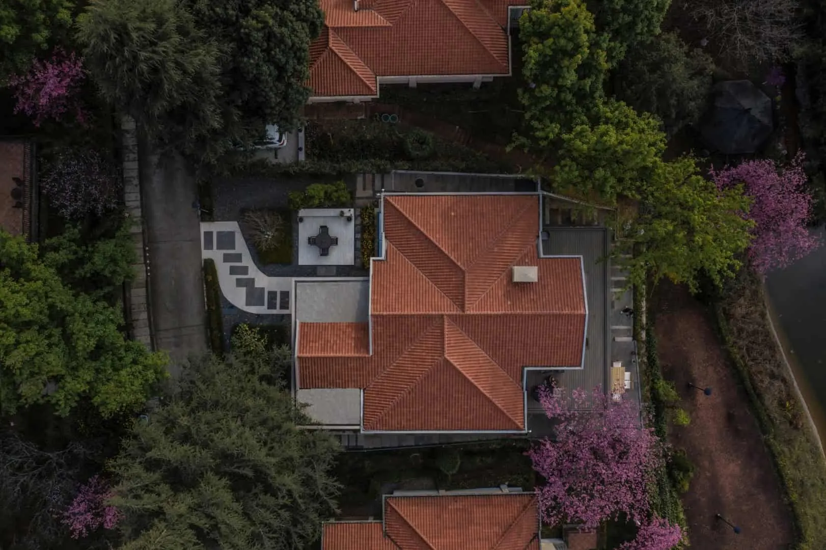 扎根大地的住宅,KiKi ARCHi 在中国昆明 扎根大地的住宅,KiKi ARCHi 在中国昆明