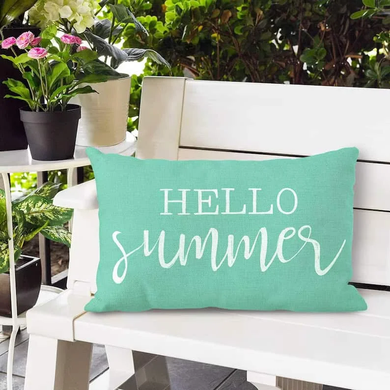 3. Almohada azul Hello Summer