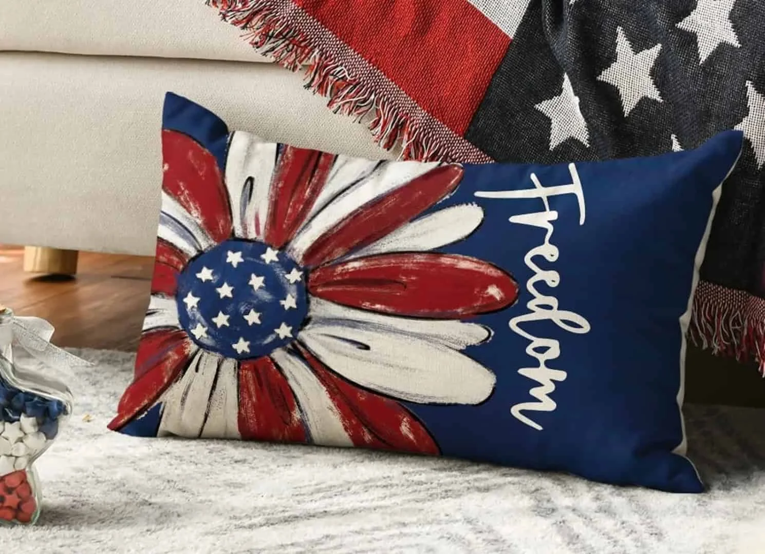 4. Підушка з написом 4th of July