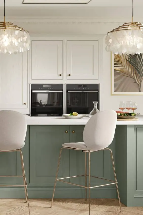 Universal Elegance of Shaker Kitchen