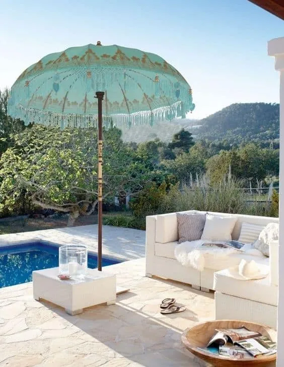 Unveiling the Accessory That's Making a Big Comeback This Summer