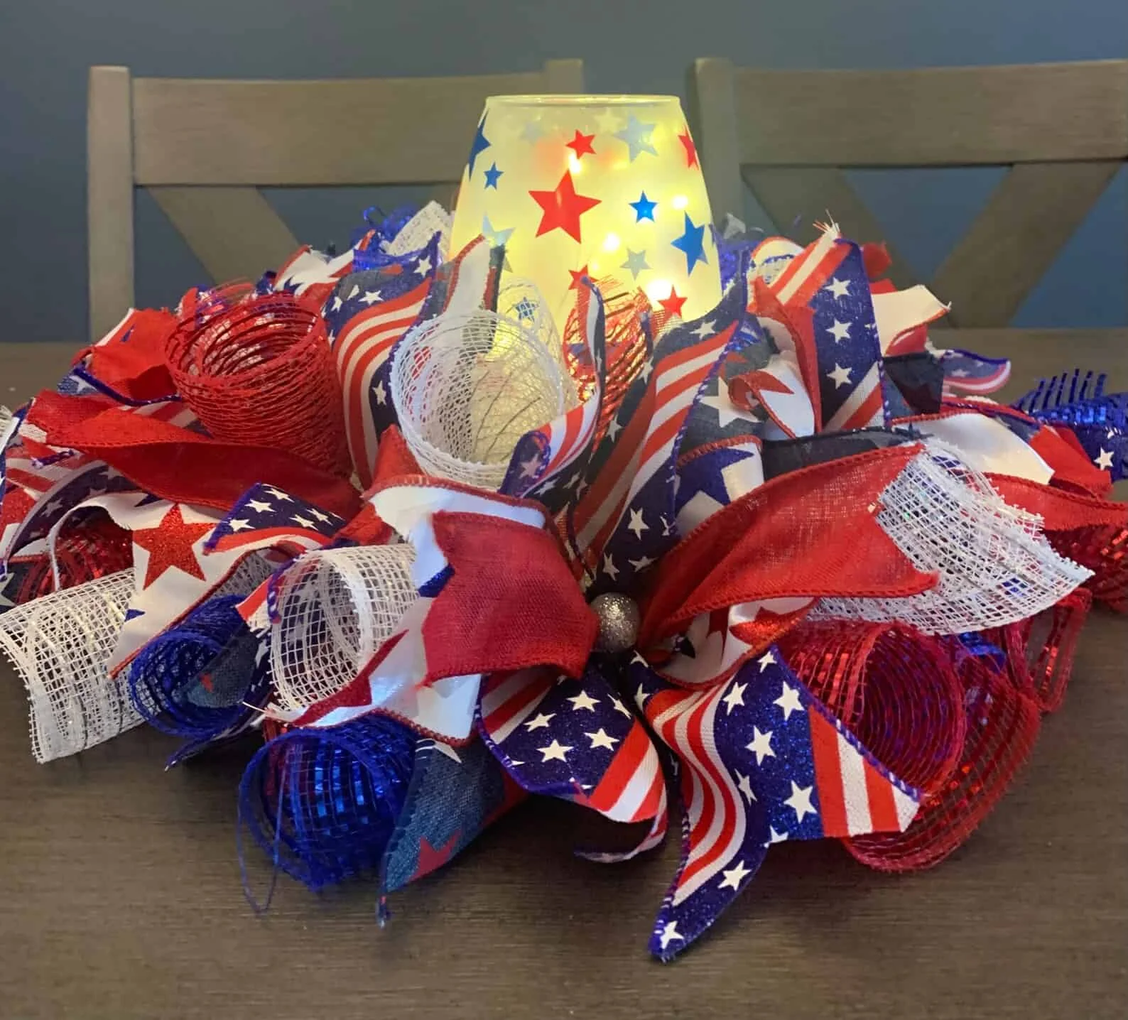 5. Centro de mesa iluminado patriótico