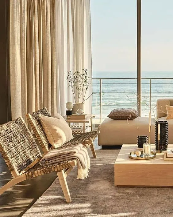 海岸美景中的理想居所——拥有迷人海景的豪华别墅