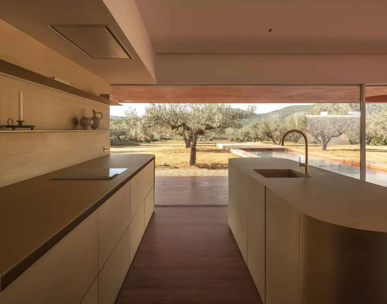 Olivos House by Balzar Arquitectos: Mediterranean Courtyard Resort in Cese