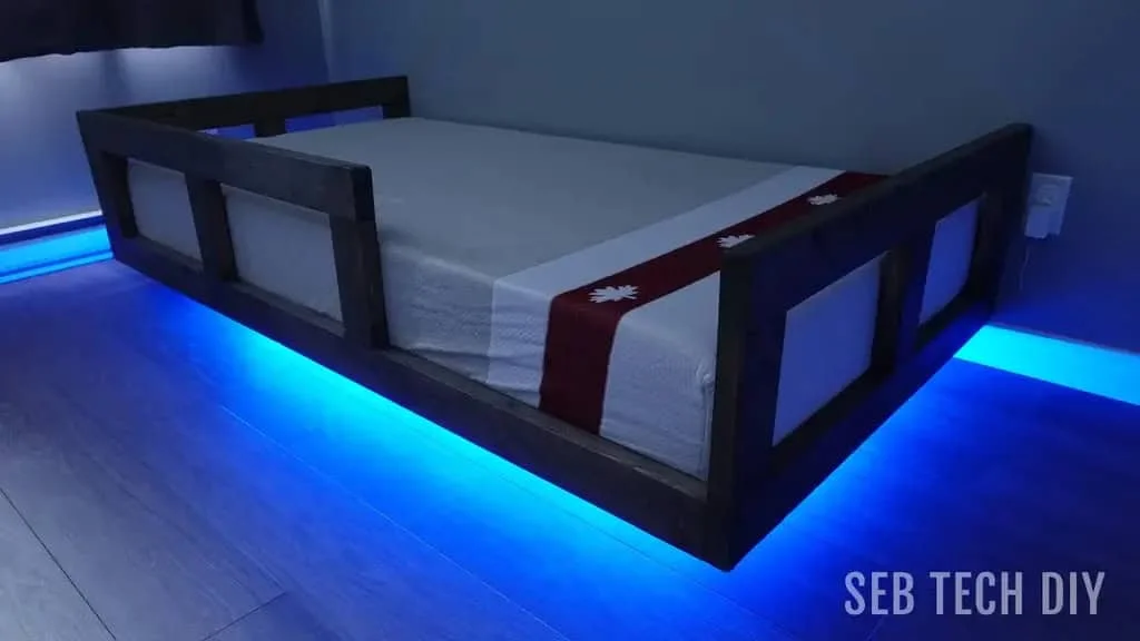 11. Cama flotante con iluminación DIY