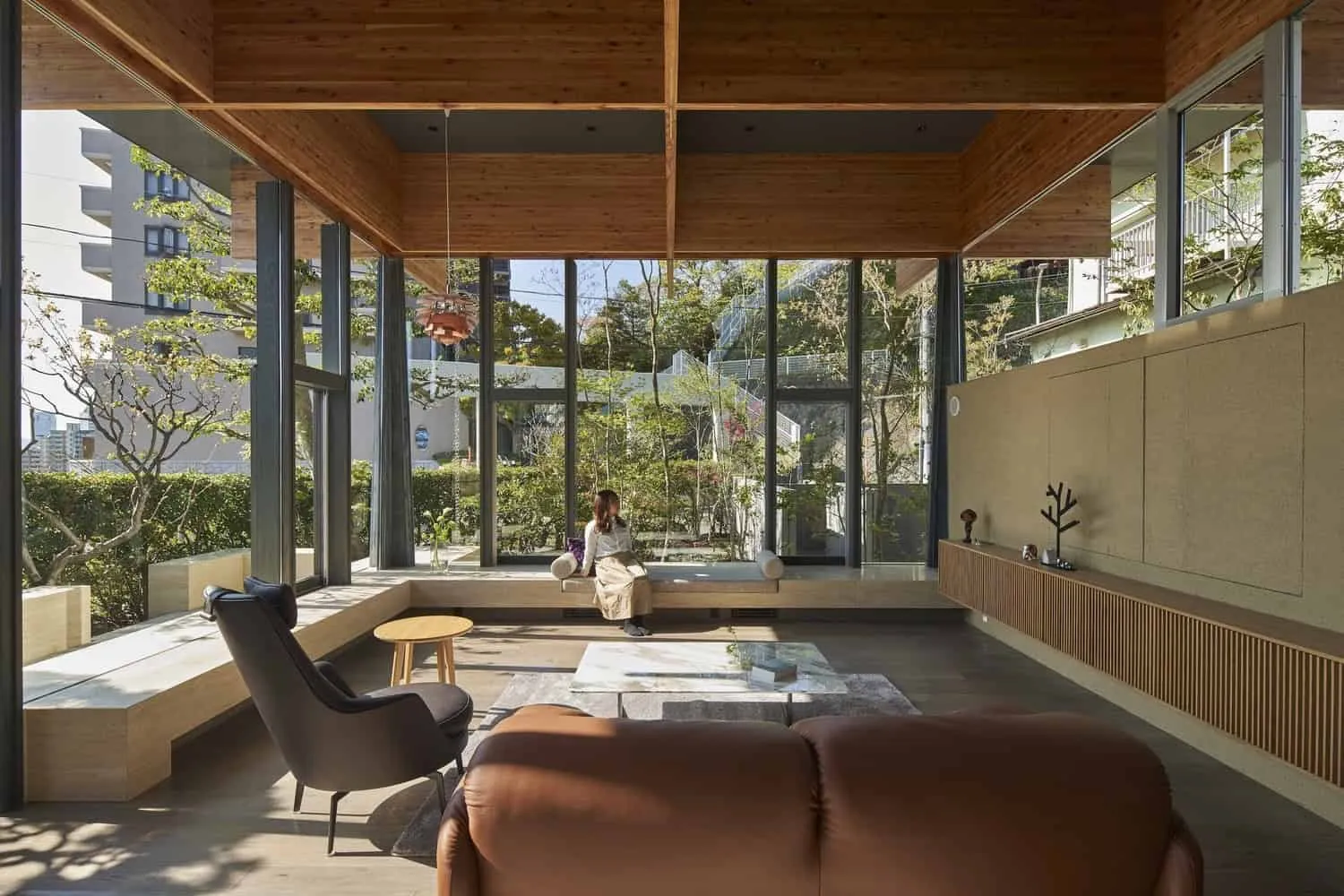 UID Architects设计的KNIT House：融入景观的现代日式住宅