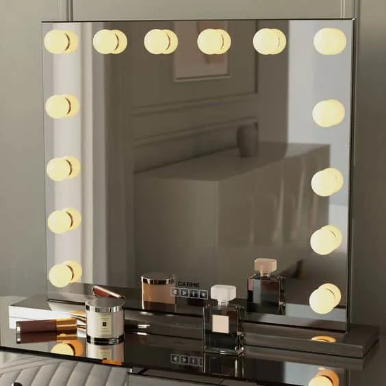 好莱坞奢华带镜面照明