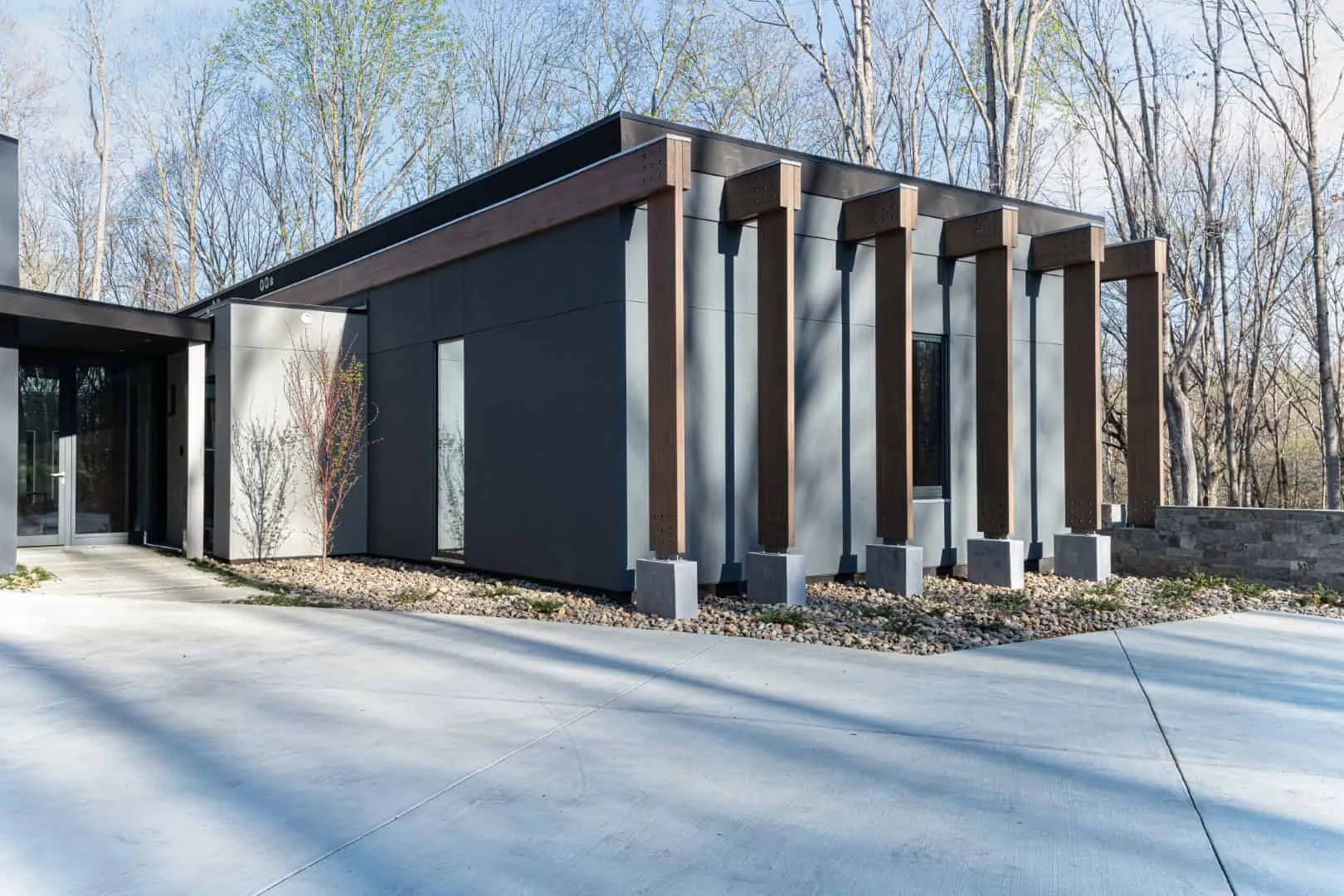 Wittehaus的Gerendák住宅：夏洛特现代木屋