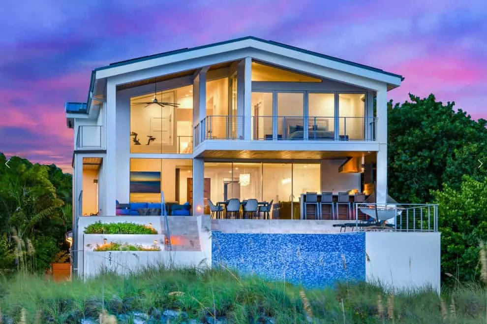 7. Casa moderna en isla